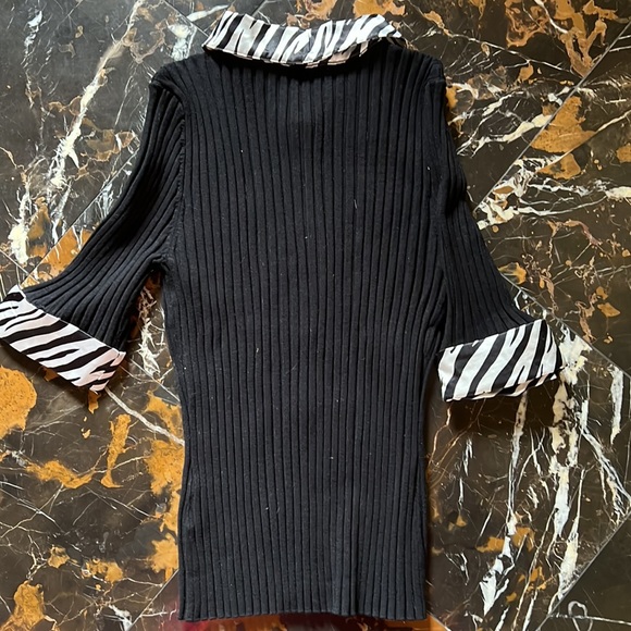 Bellini sweater, size medium, beautiful crystal zipper - Picture 2 of 2